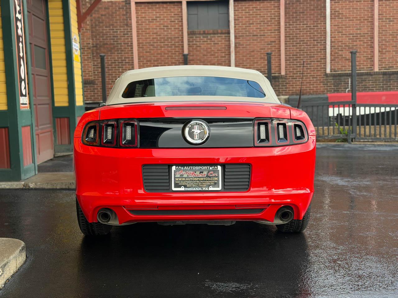 Ford Mustang V6 Convertible 2013