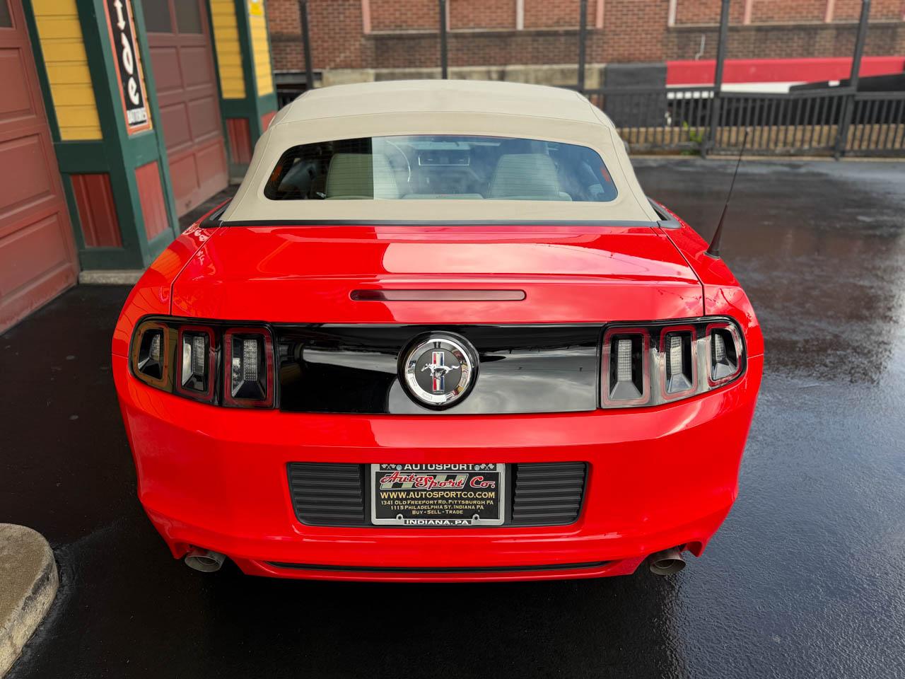 Ford Mustang V6 Convertible 2013