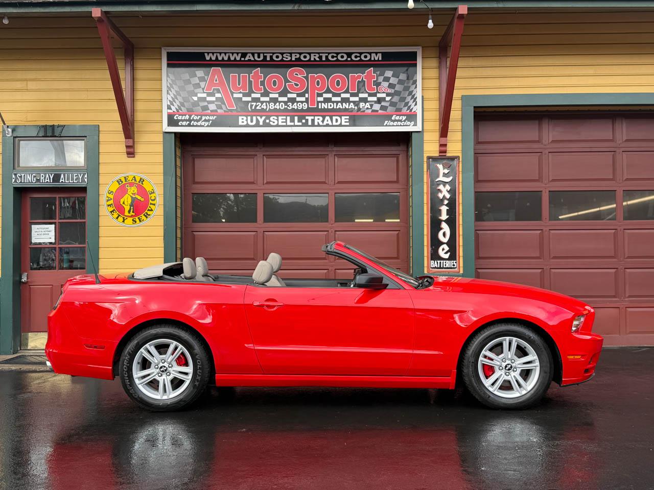 Ford Mustang V6 Convertible 2013
