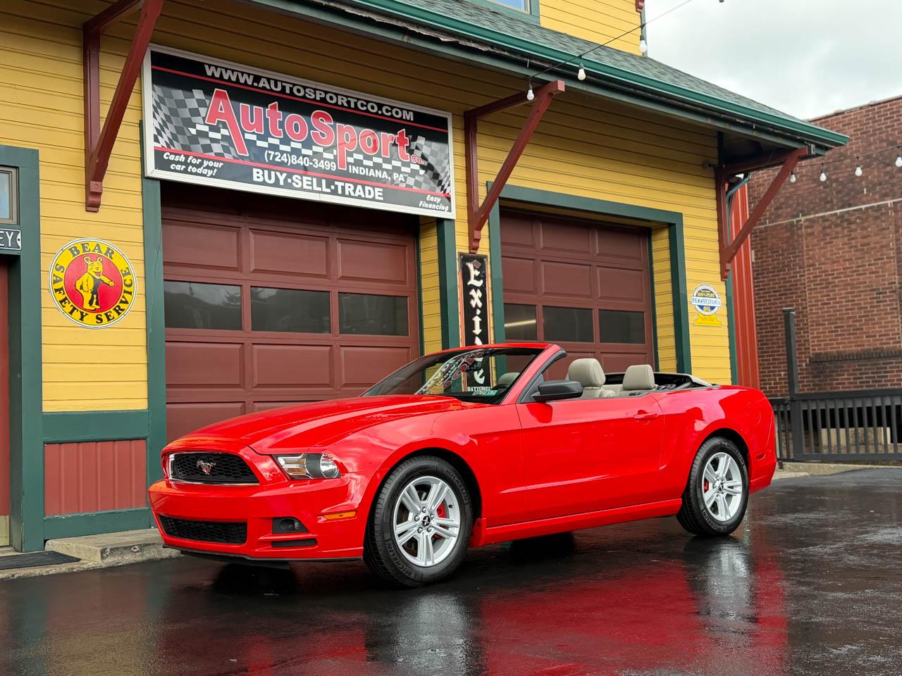 Ford Mustang V6 Convertible 2013