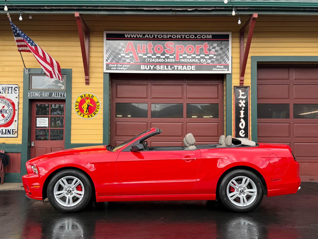 Ford Mustang V6 Convertible 2013