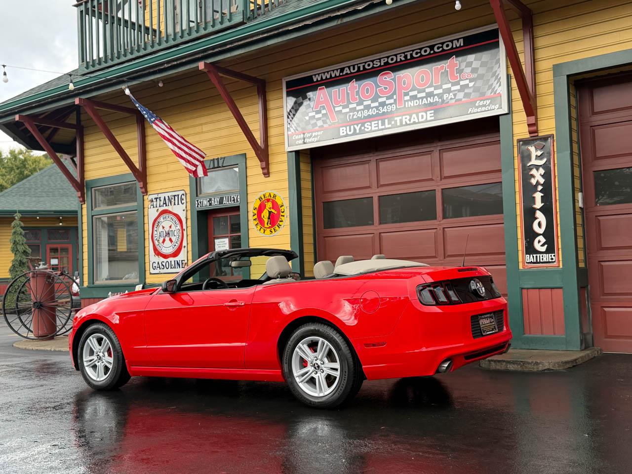 Ford Mustang V6 Convertible 2013