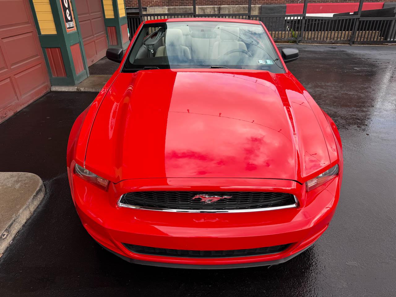 Ford Mustang V6 Convertible 2013