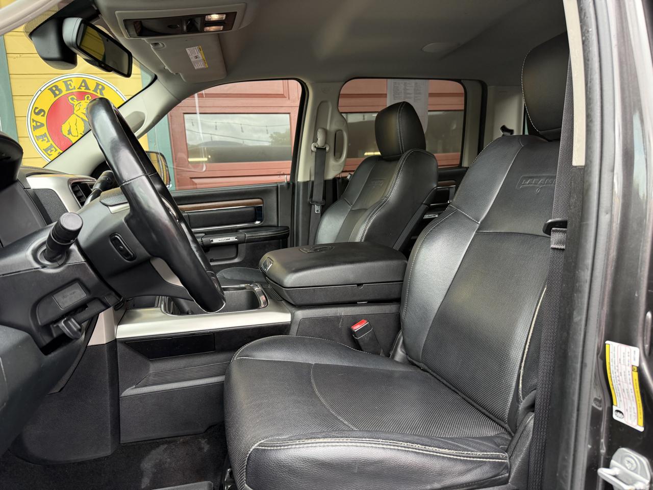 RAM 2500 Laramie Crew Cab SWB 4WD 2016