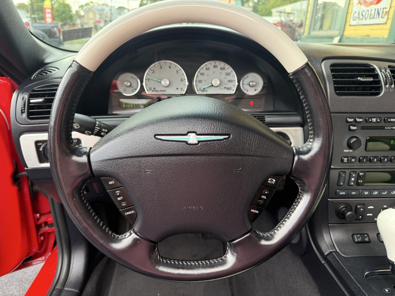 Ford Thunderbird Deluxe 2003