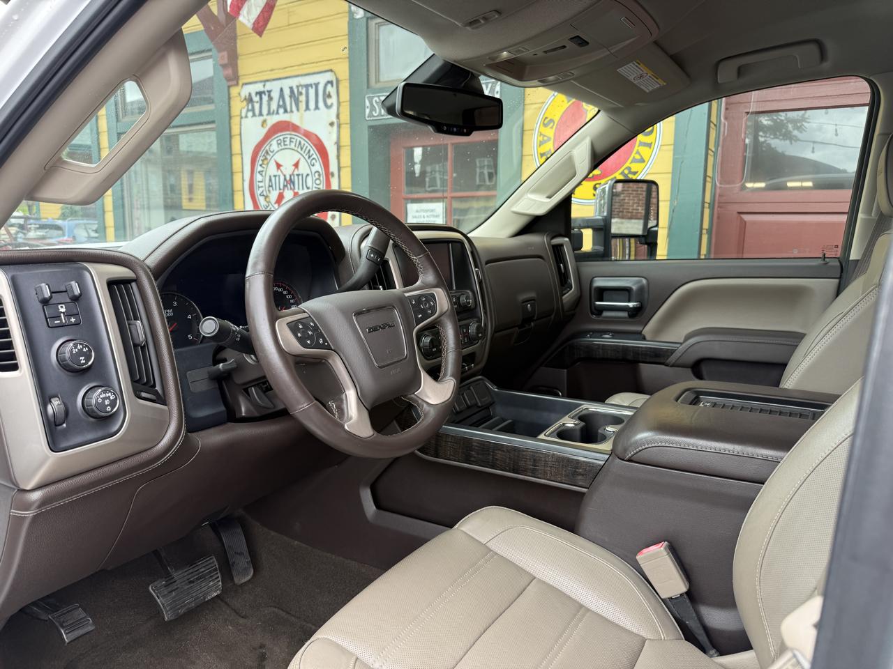 GMC Sierra 2500HD Denali Crew Cab 4WD 2016