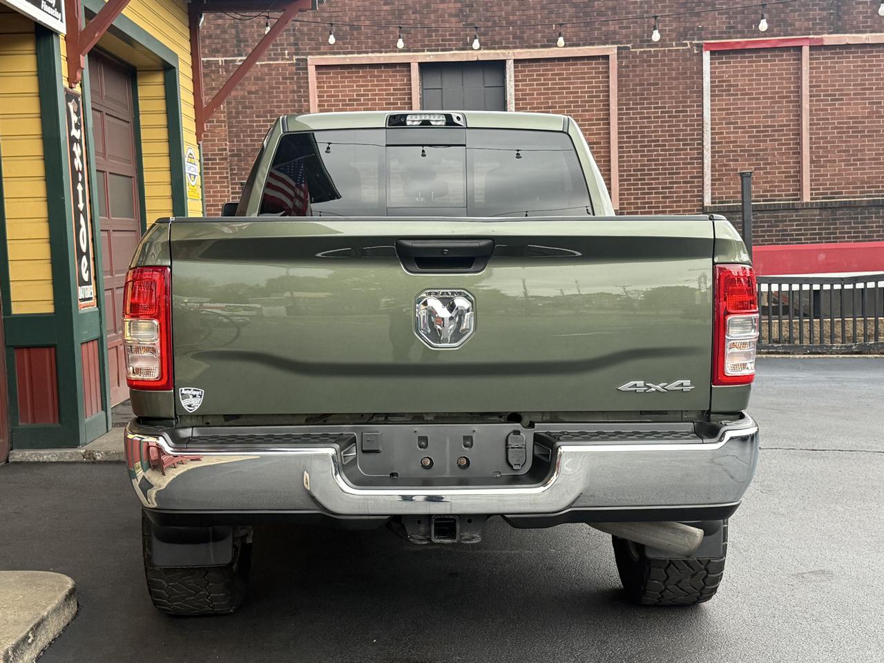 RAM 2500 Tradesman Crew Cab SWB 4WD 2022