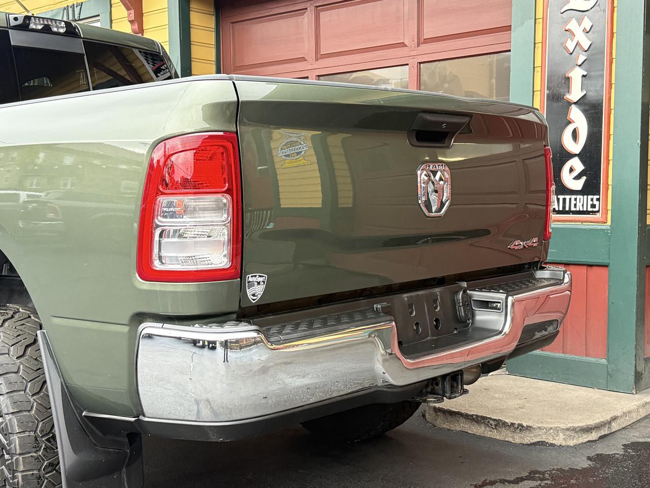 RAM 2500 Tradesman Crew Cab SWB 4WD 2022
