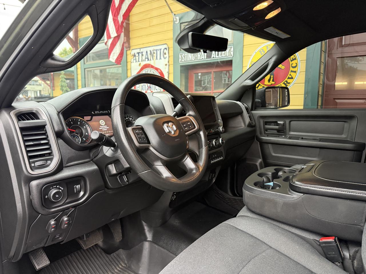 RAM 2500 Tradesman Crew Cab SWB 4WD 2022