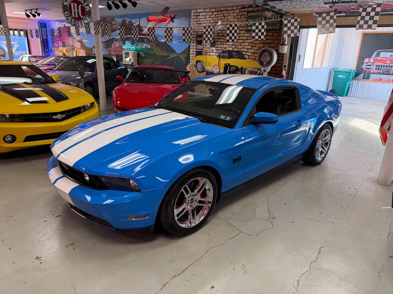 Ford Mustang GT Premium Coupe 2011