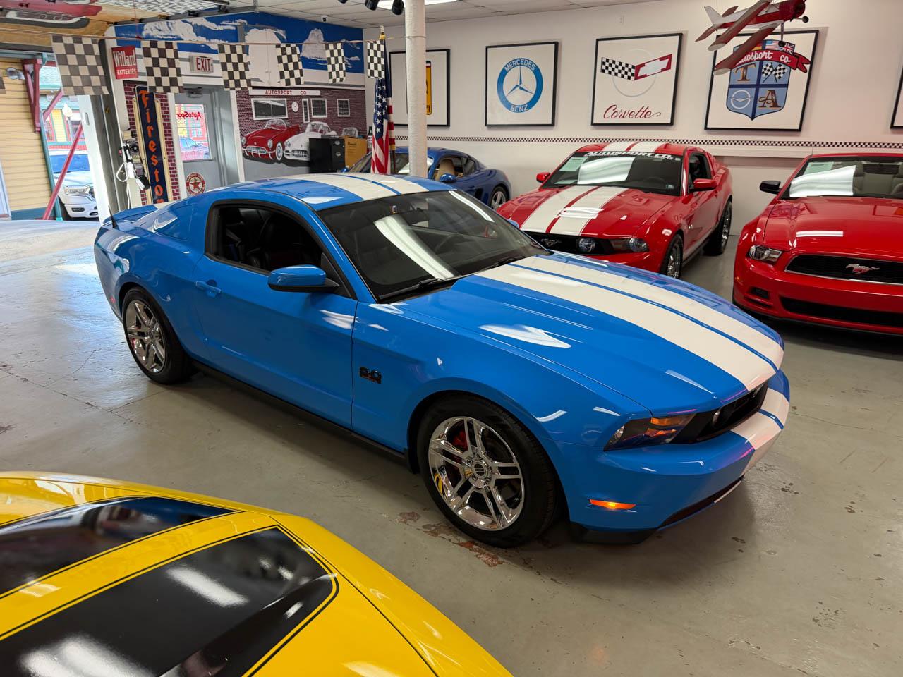 Ford Mustang GT Premium Coupe 2011