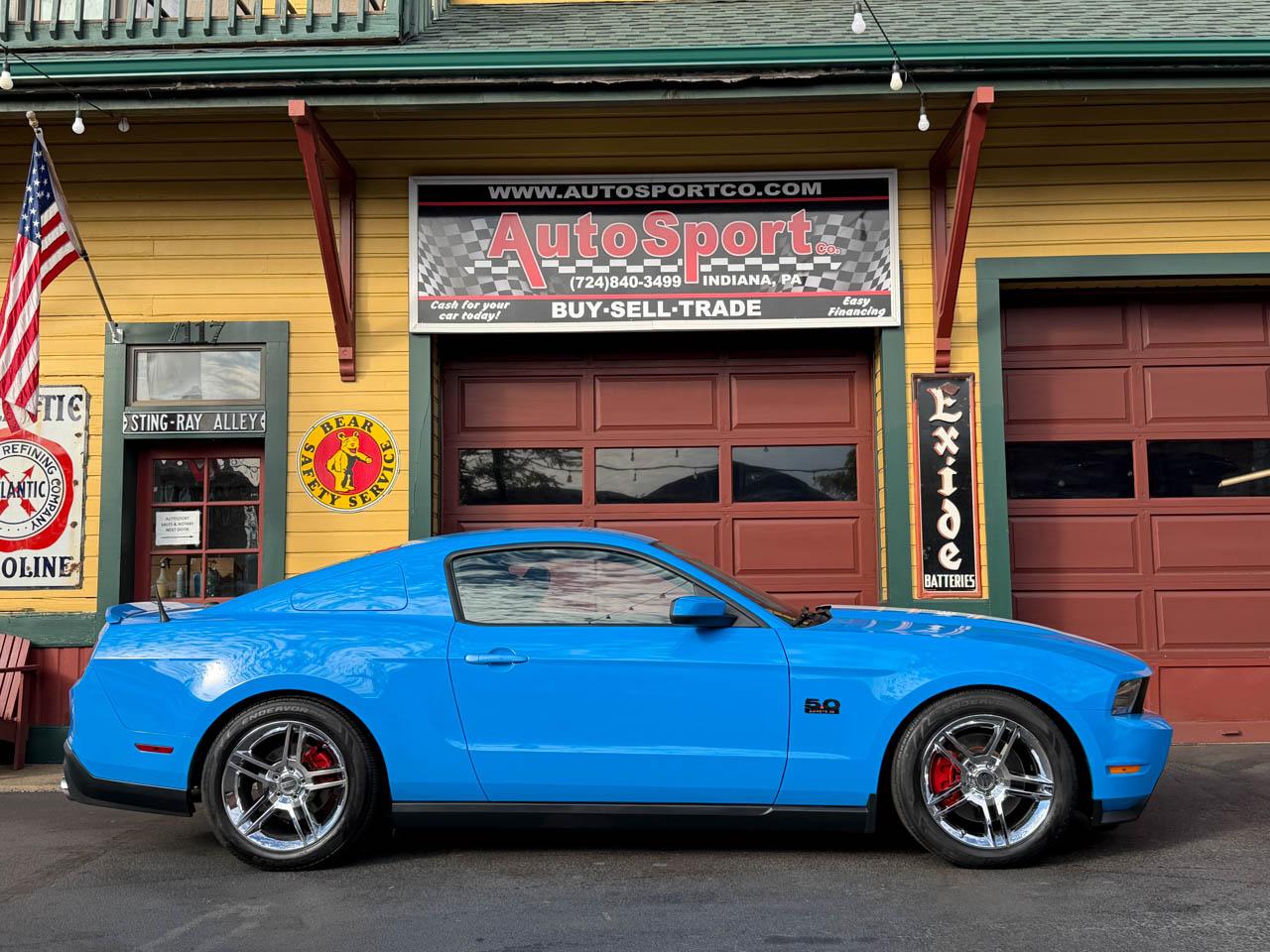 Ford Mustang GT Premium Coupe 2011