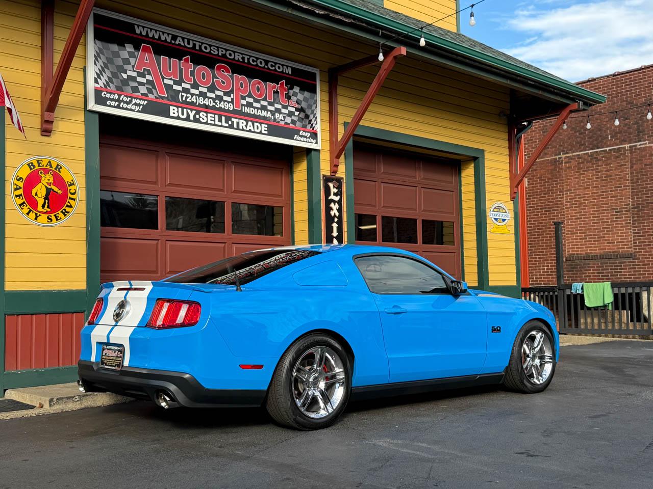 Ford Mustang GT Premium Coupe 2011
