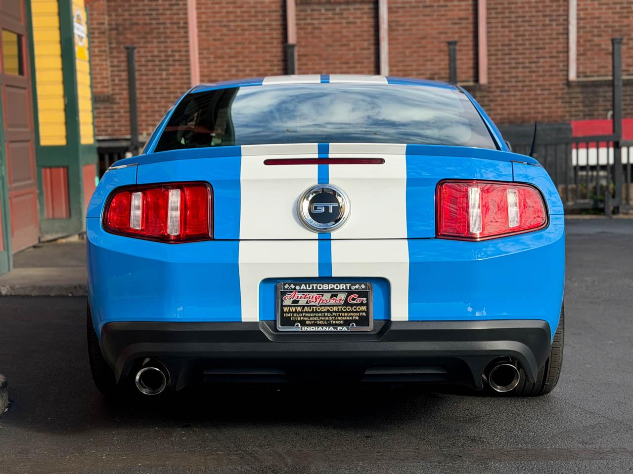 Ford Mustang GT Premium Coupe 2011