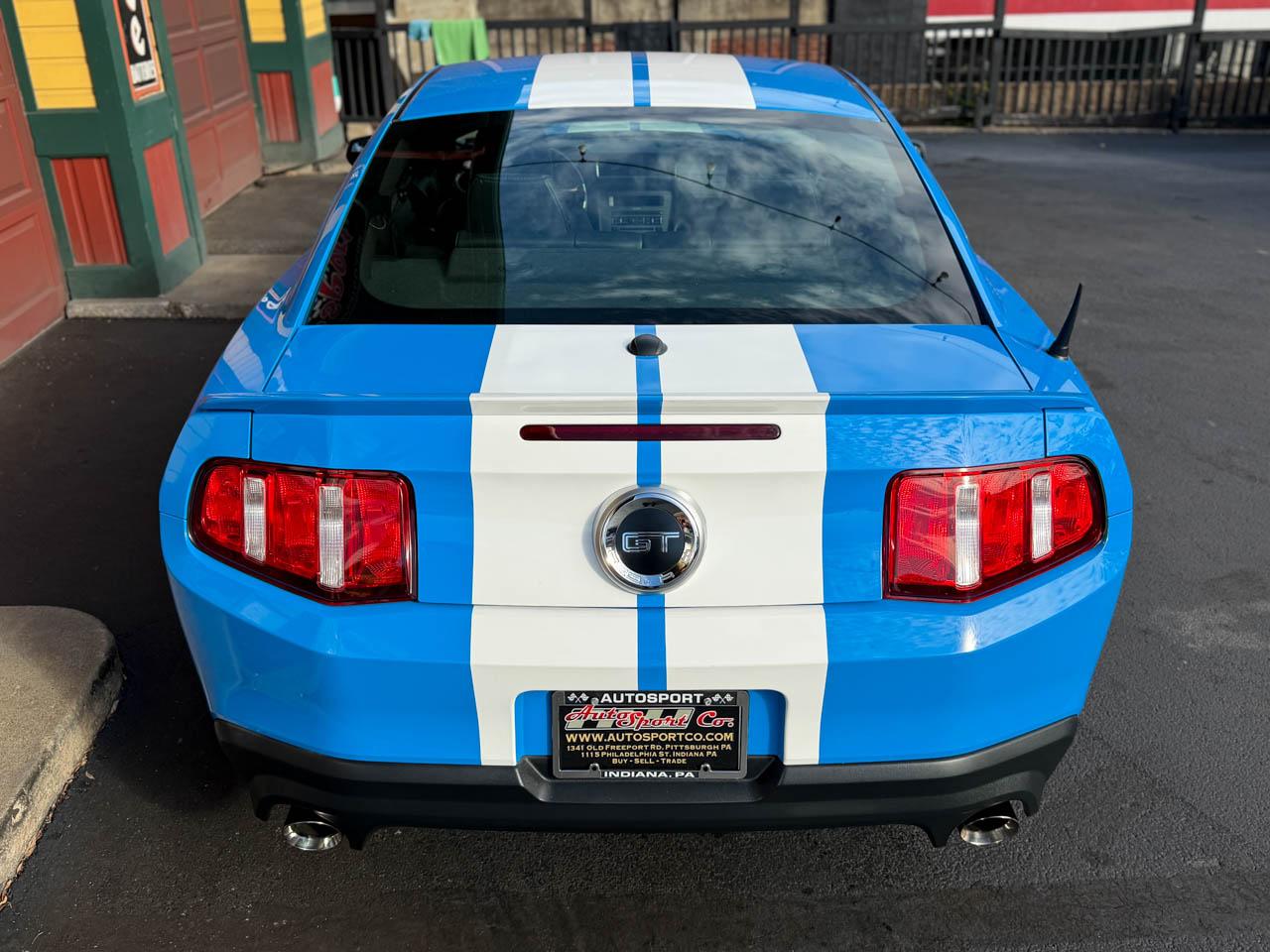 Ford Mustang GT Premium Coupe 2011