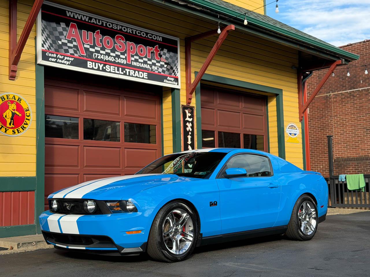 Ford Mustang GT Premium Coupe 2011