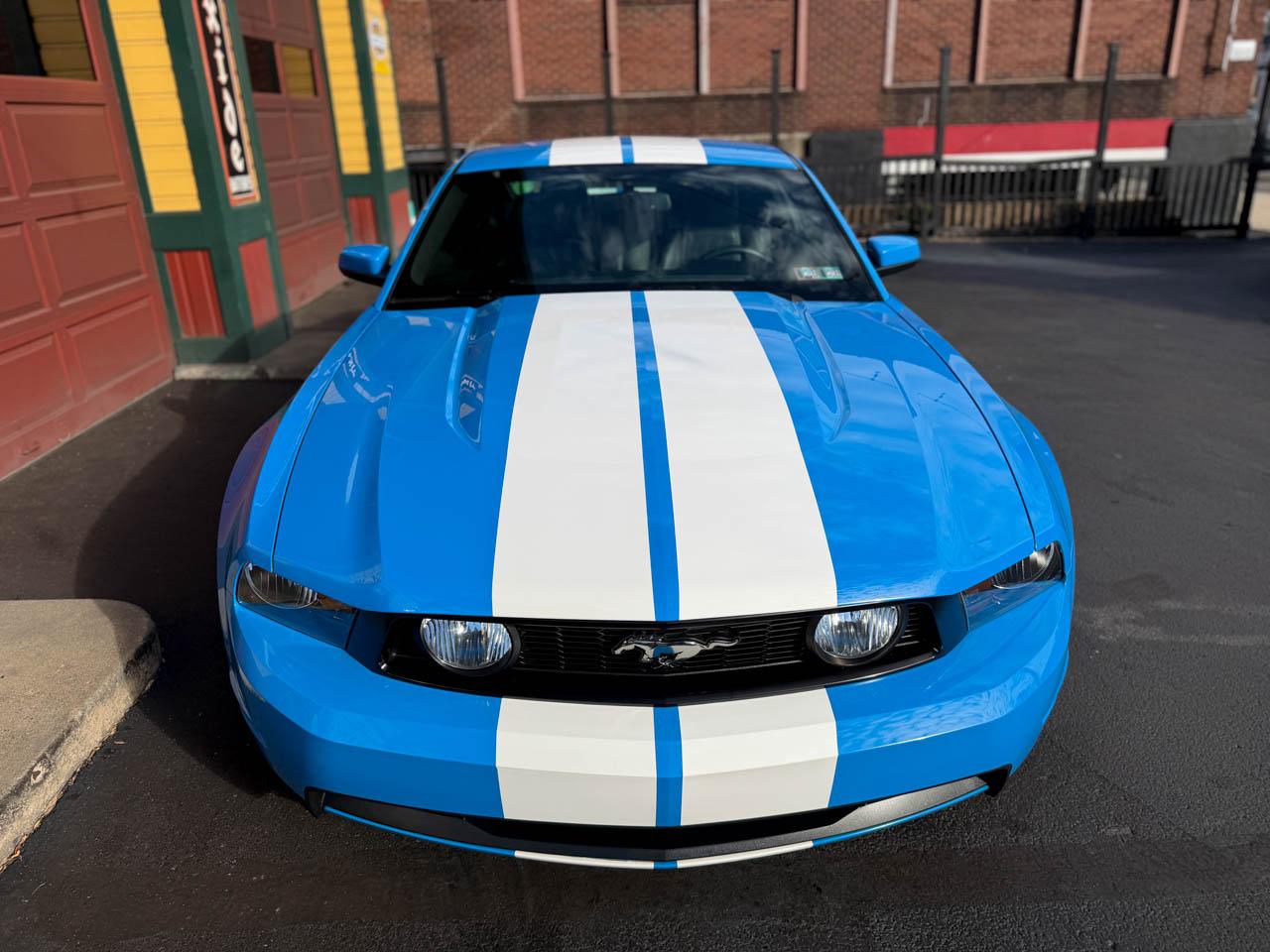 Ford Mustang GT Premium Coupe 2011