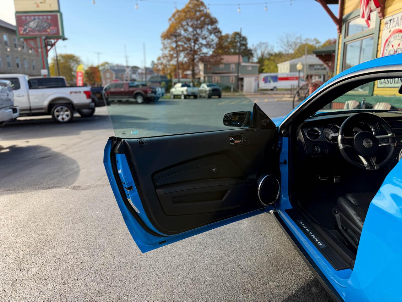 Ford Mustang GT Premium Coupe 2011