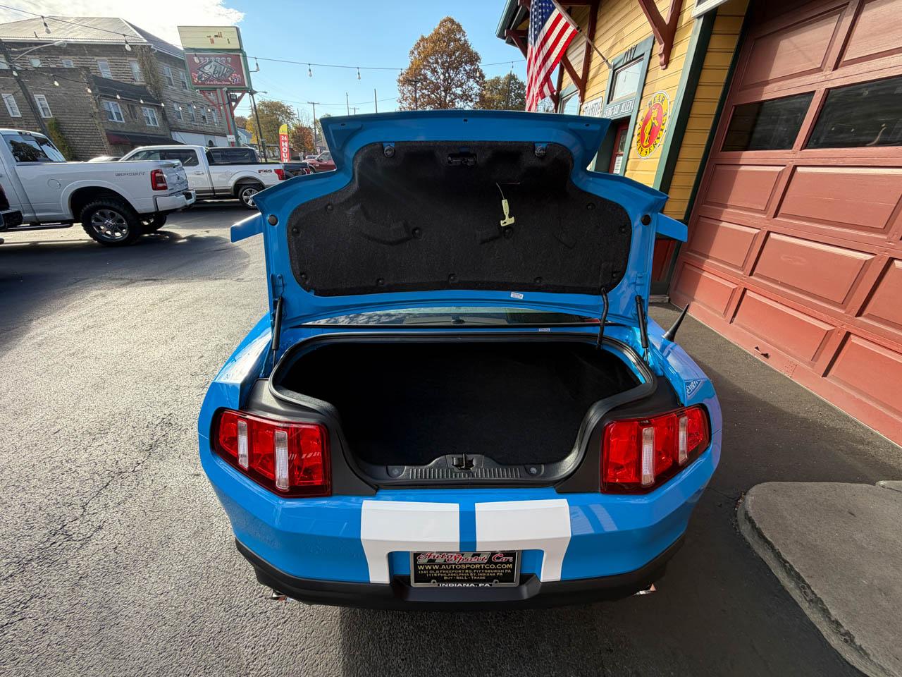 Ford Mustang GT Premium Coupe 2011