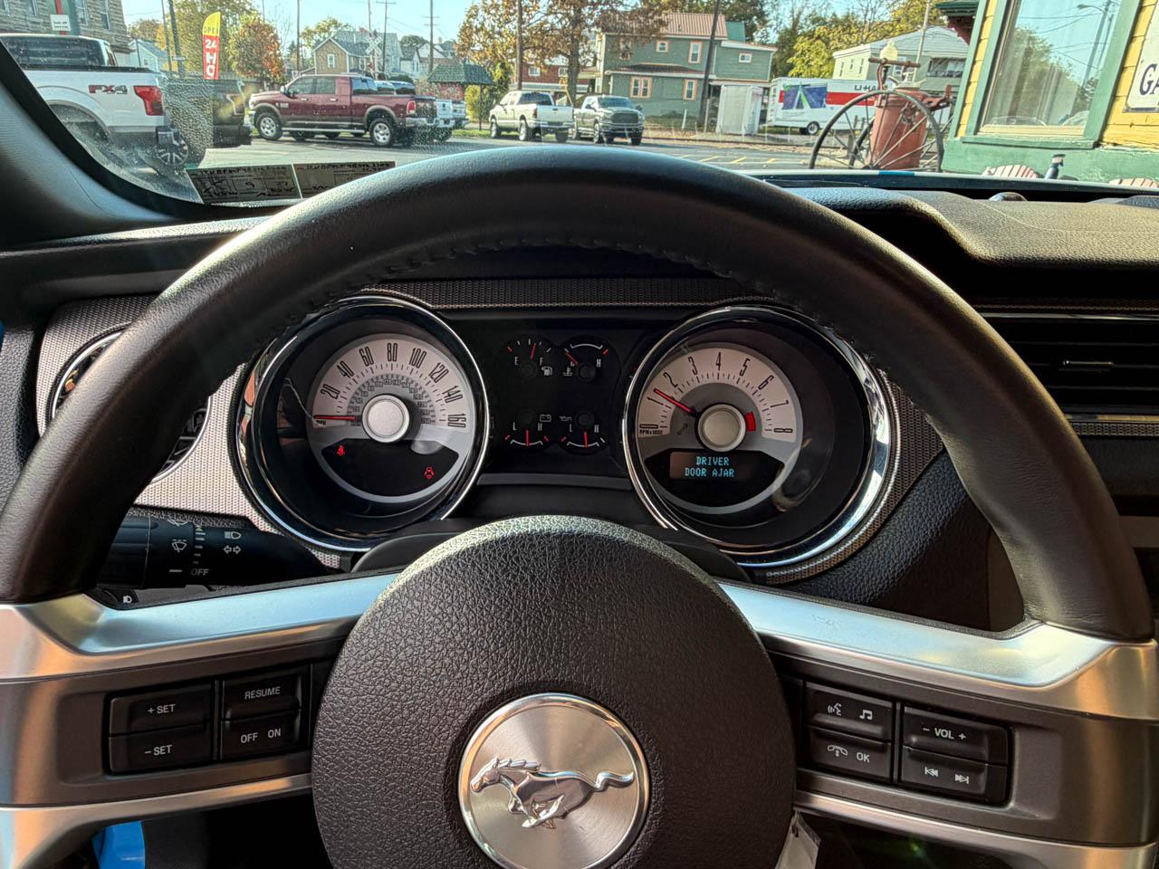 Ford Mustang GT Premium Coupe 2011
