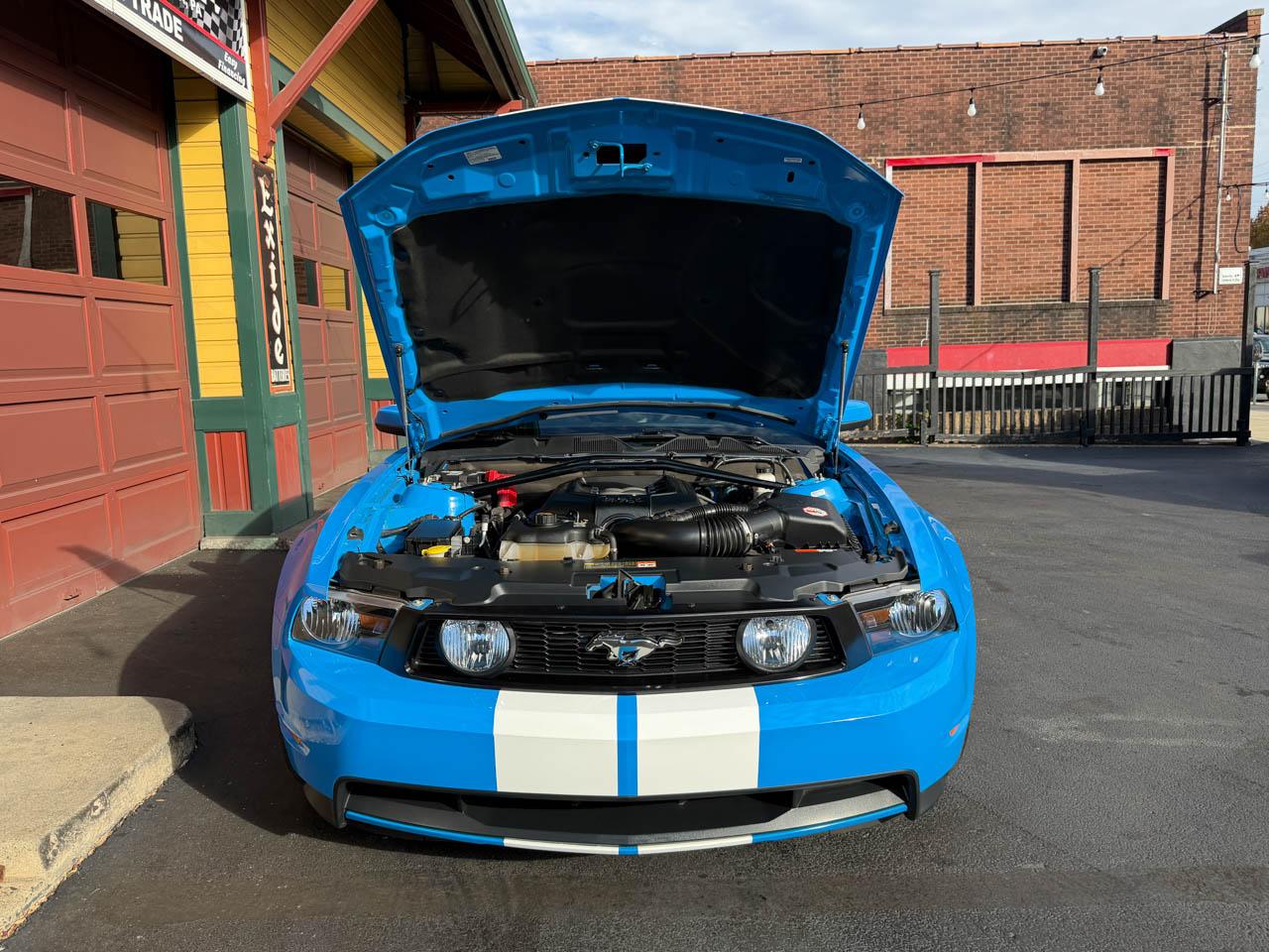 Ford Mustang GT Premium Coupe 2011