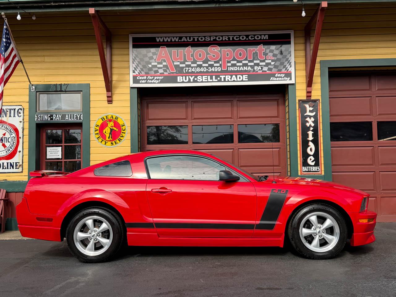 Ford Mustang V6 Deluxe Coupe 2007