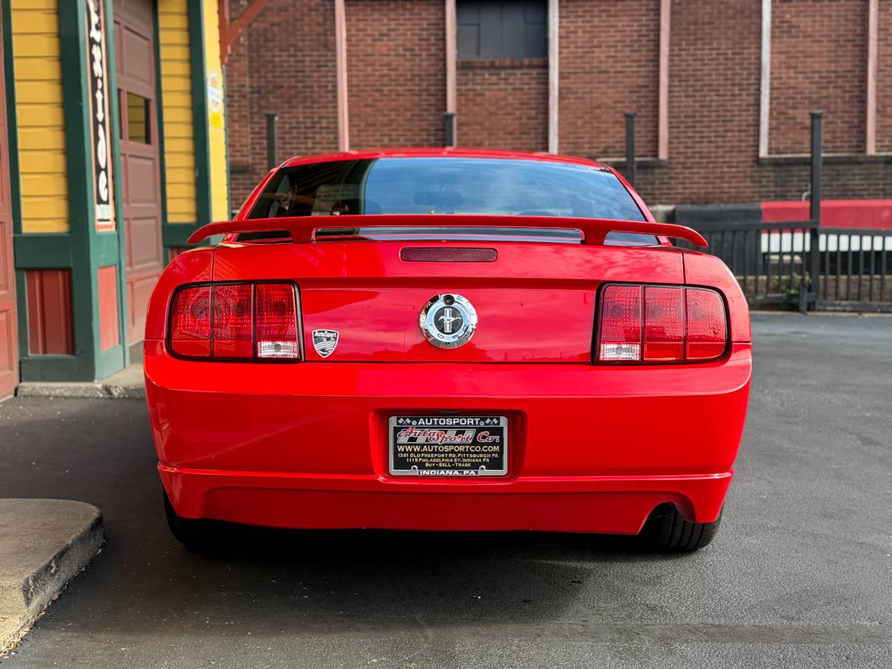 Ford Mustang V6 Deluxe Coupe 2007