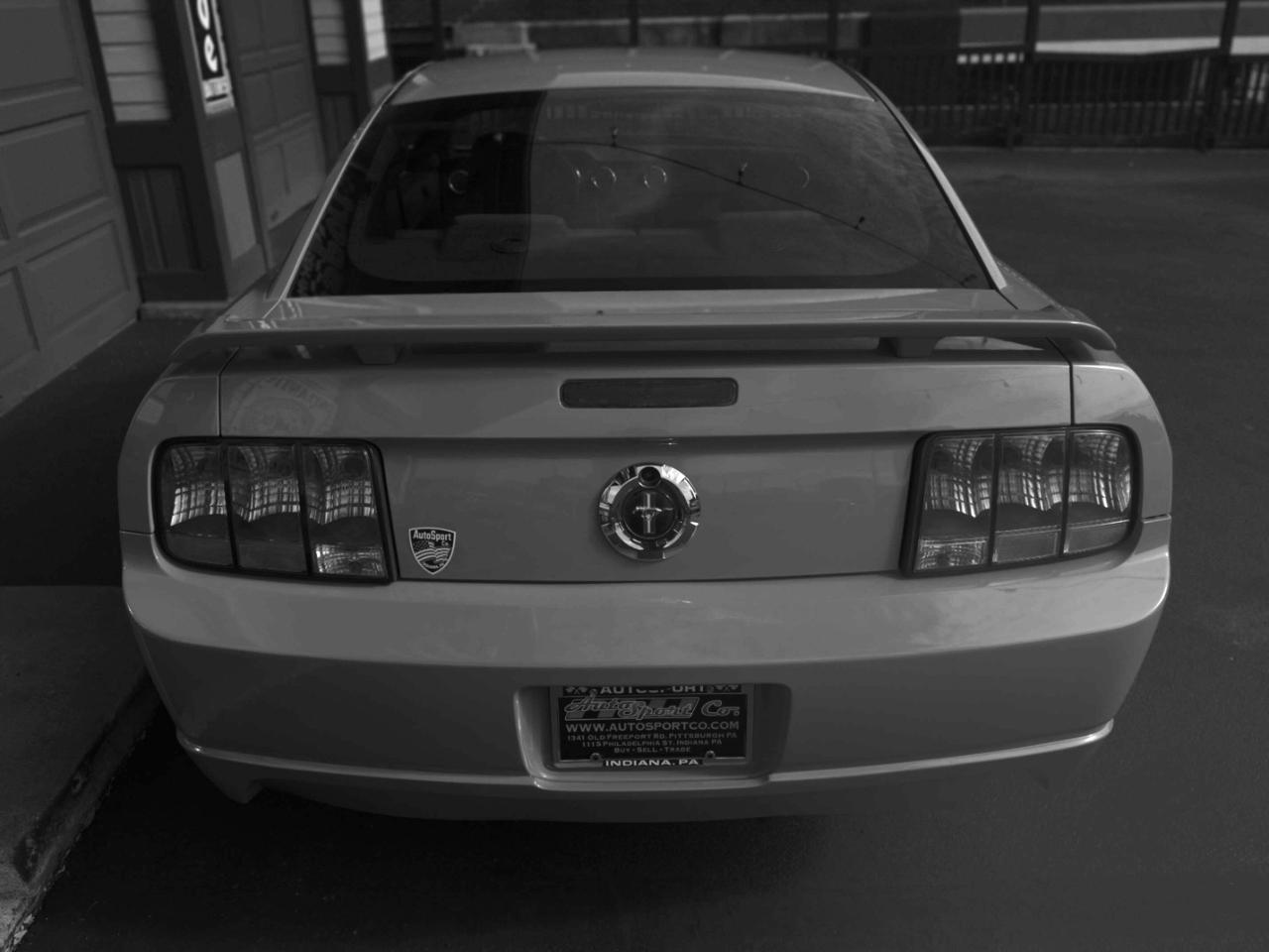Ford Mustang V6 Deluxe Coupe 2007