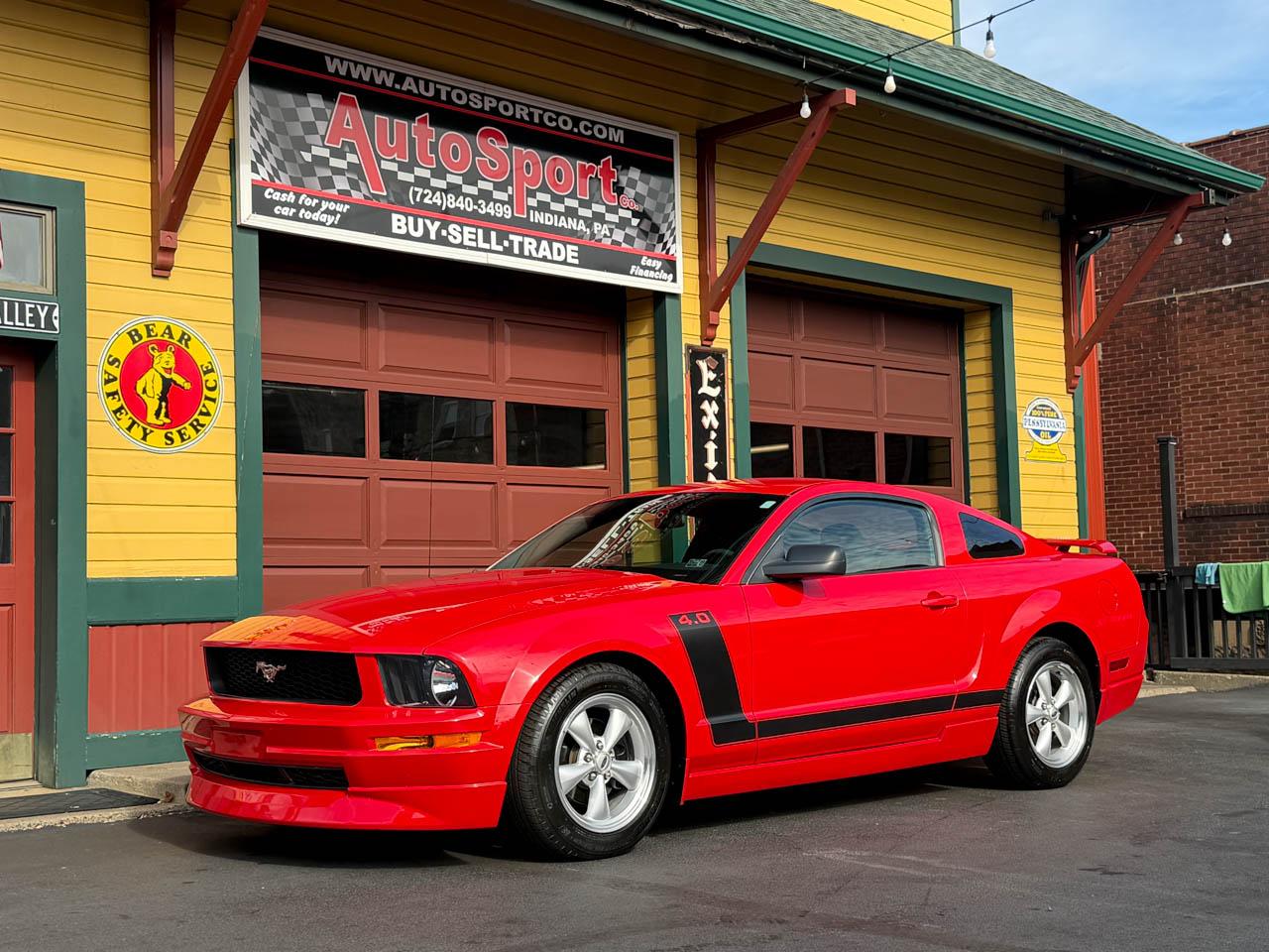 Ford Mustang V6 Deluxe Coupe 2007