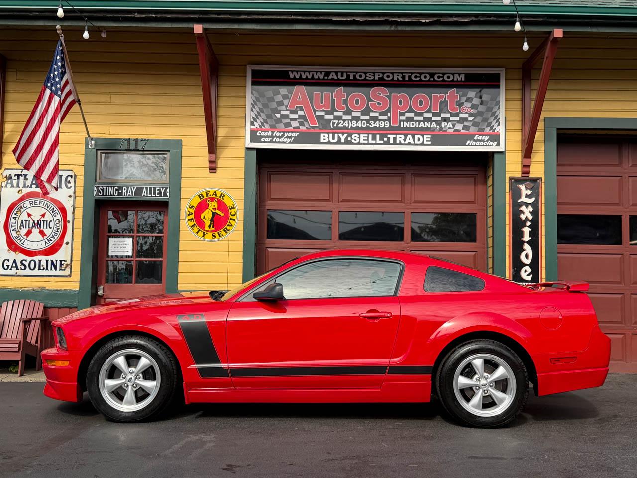Ford Mustang V6 Deluxe Coupe 2007