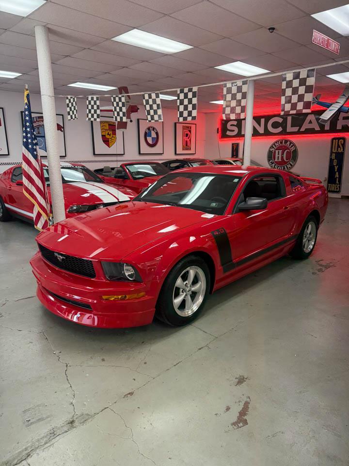 Ford Mustang V6 Deluxe Coupe 2007