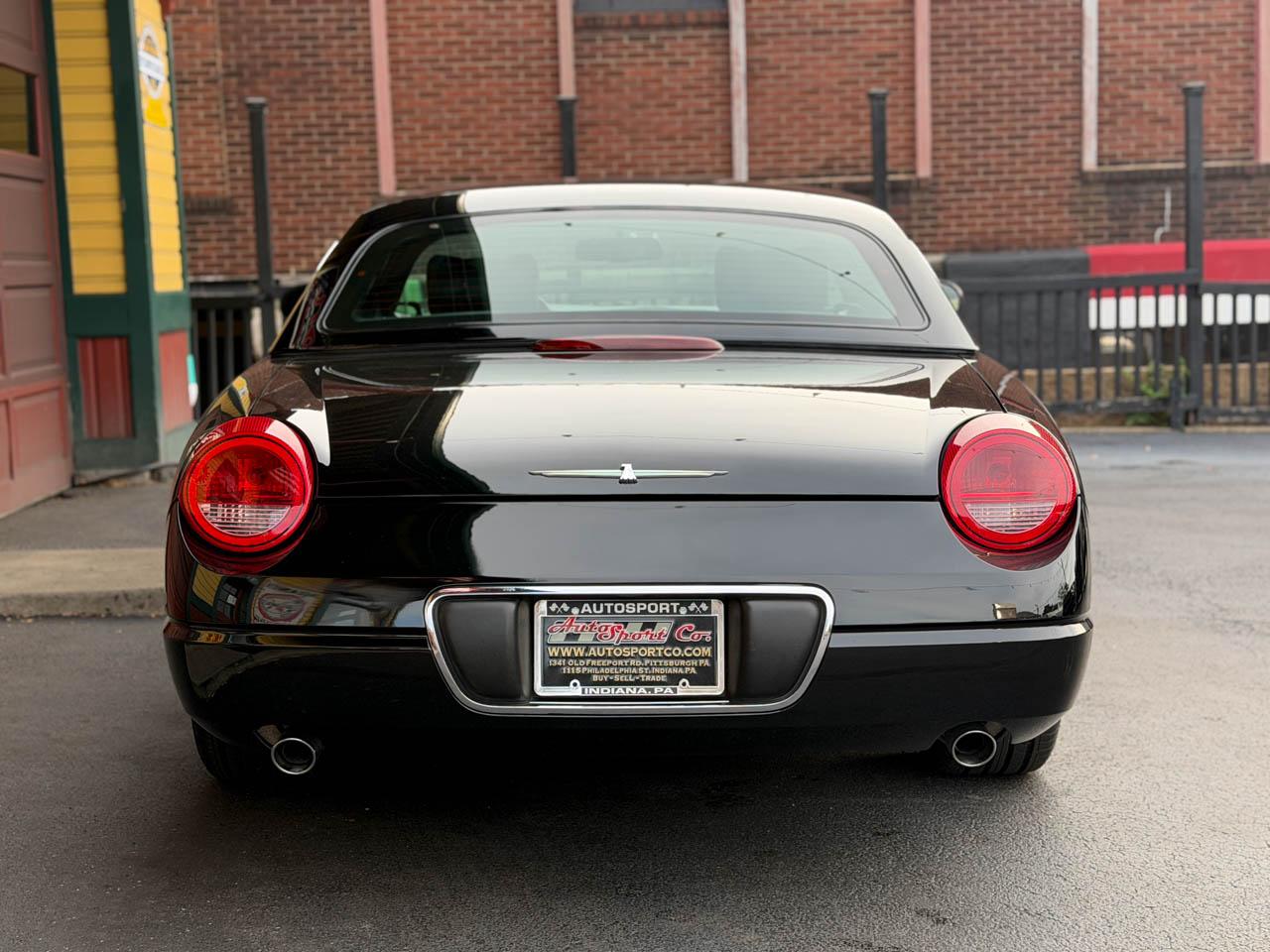 Ford Thunderbird Deluxe 2002