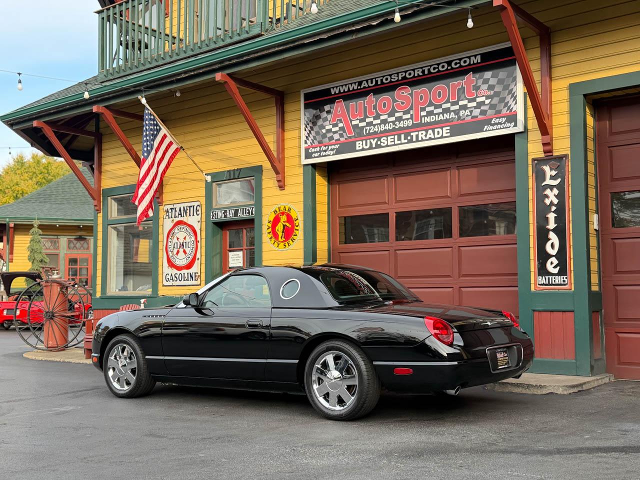 Ford Thunderbird Deluxe 2002