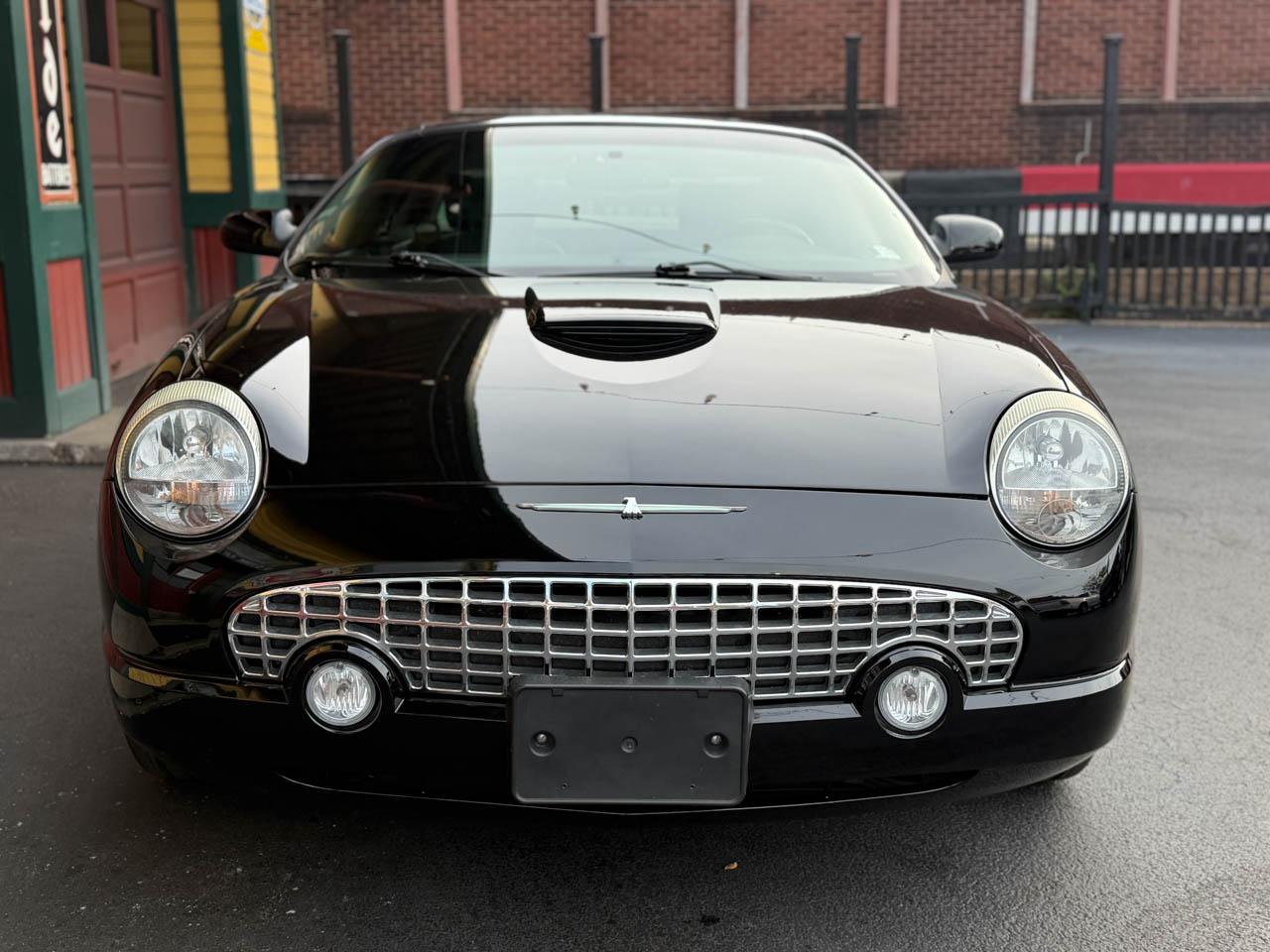 Ford Thunderbird Deluxe 2002