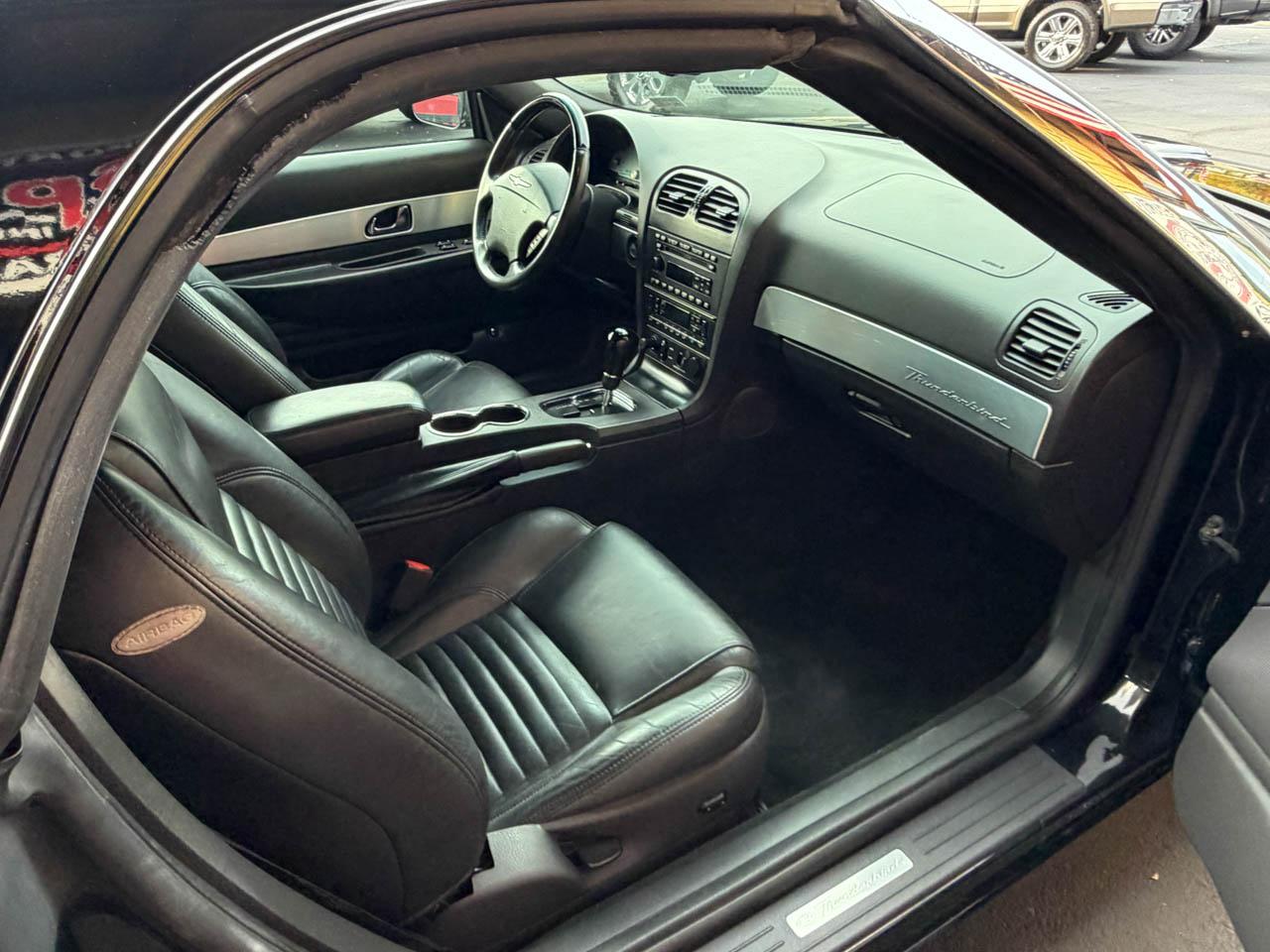 Ford Thunderbird Deluxe 2002