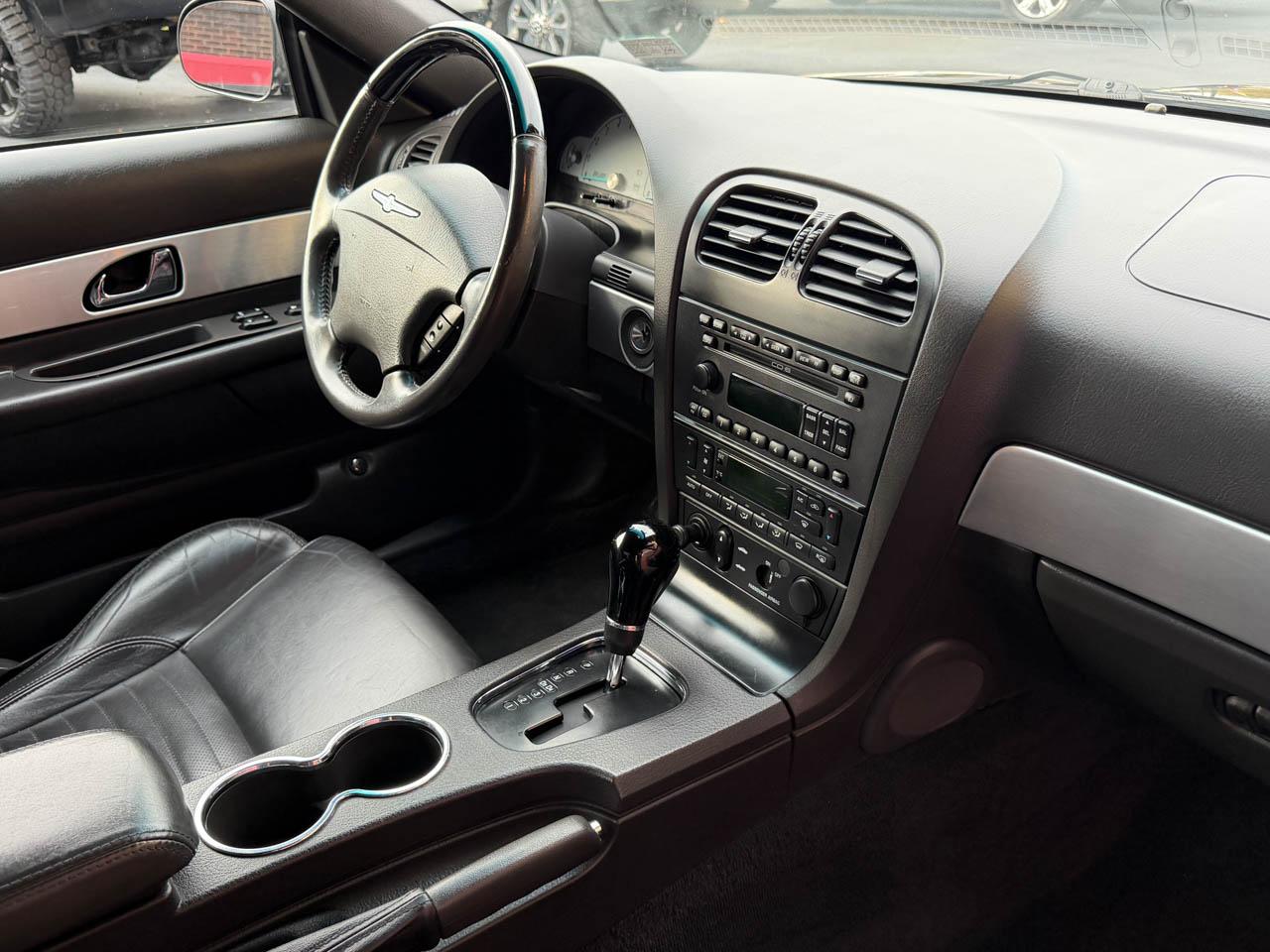 Ford Thunderbird Deluxe 2002