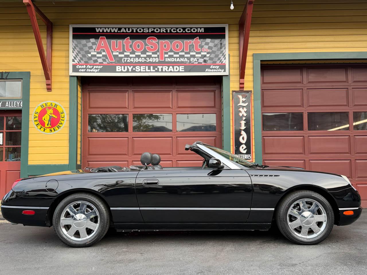 Ford Thunderbird Deluxe 2002