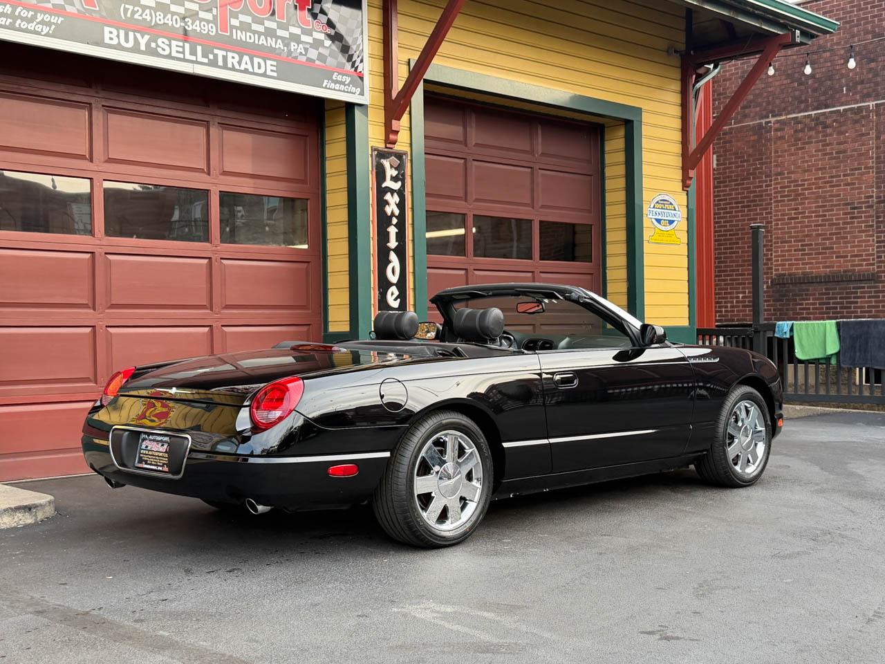 Ford Thunderbird Deluxe 2002