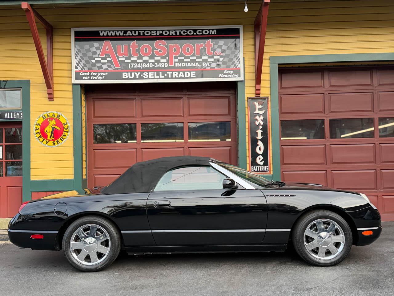Ford Thunderbird Deluxe 2002