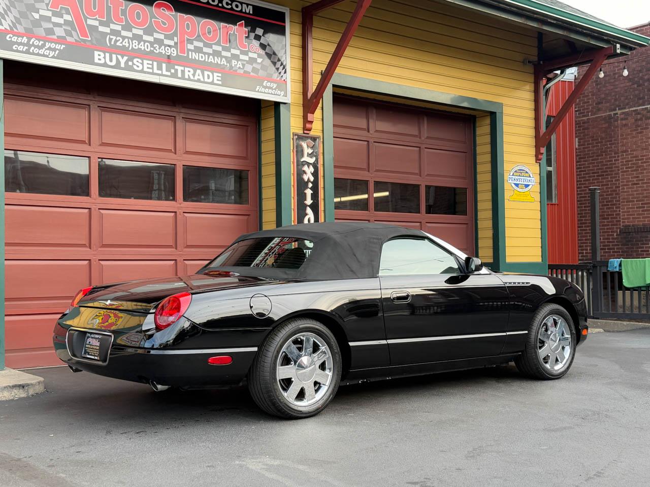 Ford Thunderbird Deluxe 2002