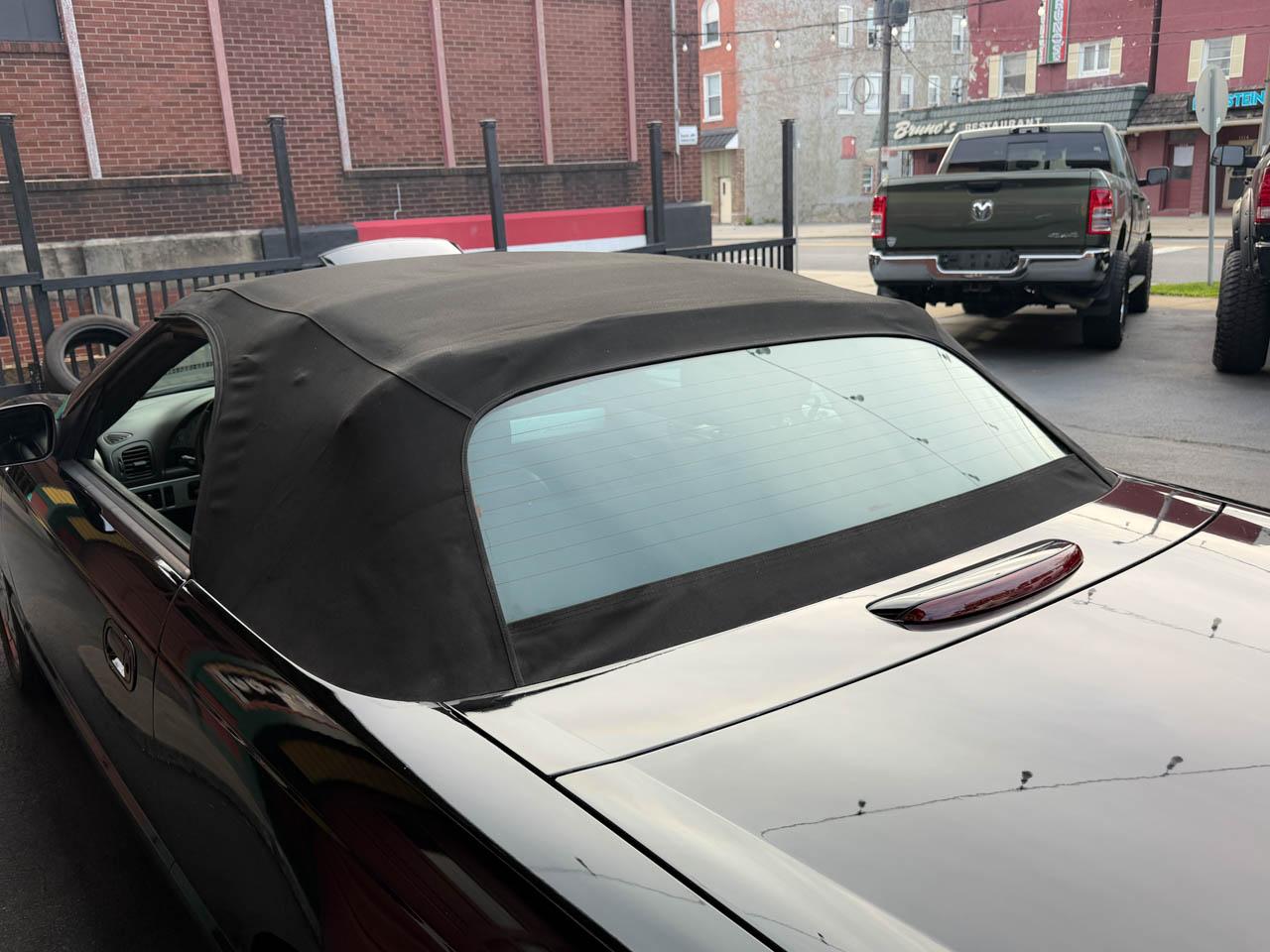 Ford Thunderbird Deluxe 2002