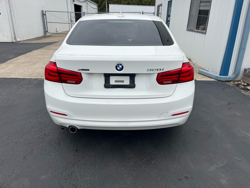 BMW 3-Series 320i xDrive Sedan 2016 BMW 3-Series 320i xDrive Sedan 2016