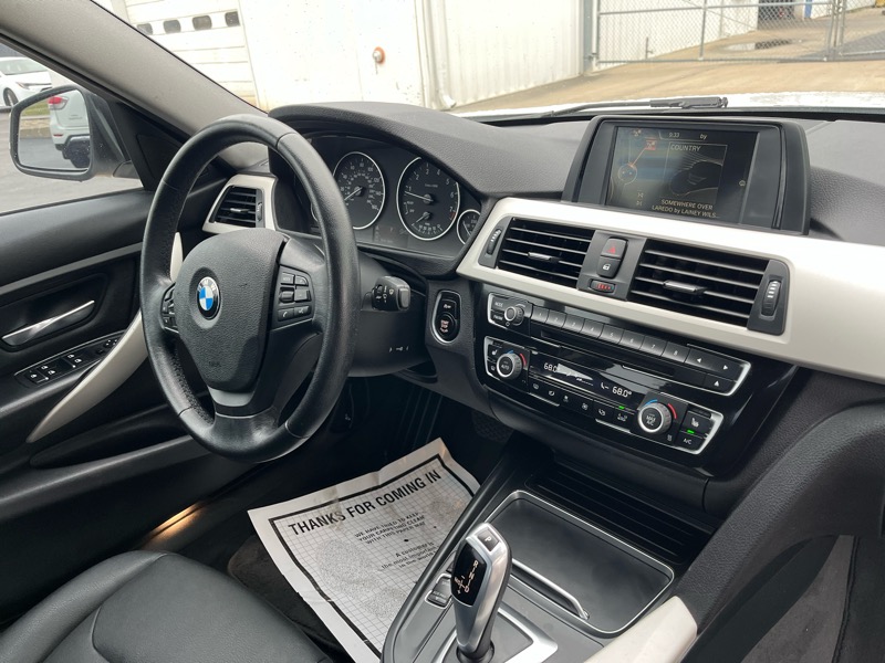 BMW 3-Series 320i xDrive Sedan 2016 BMW 3-Series 320i xDrive Sedan 2016