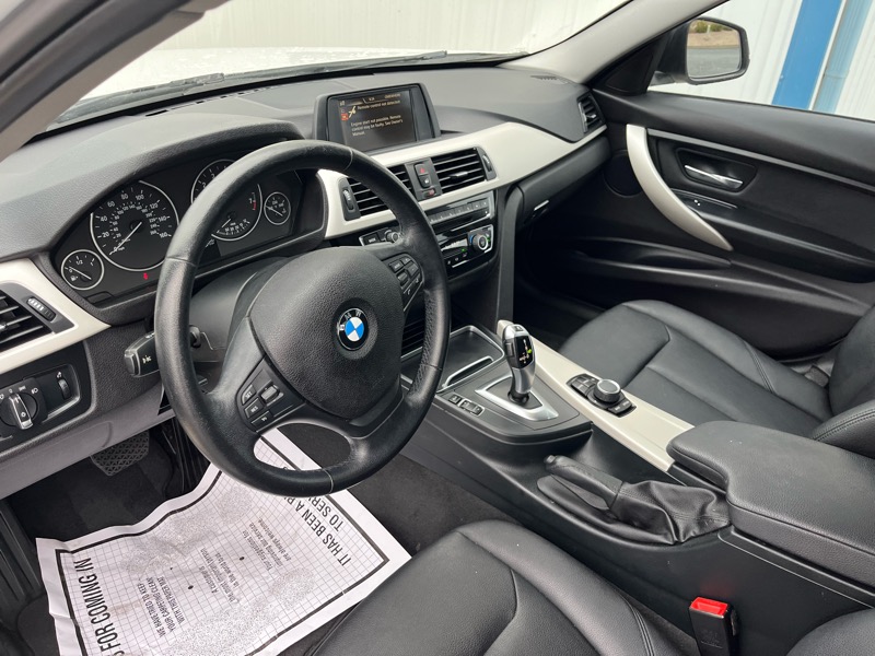 BMW 3-Series 320i xDrive Sedan 2016 BMW 3-Series 320i xDrive Sedan 2016