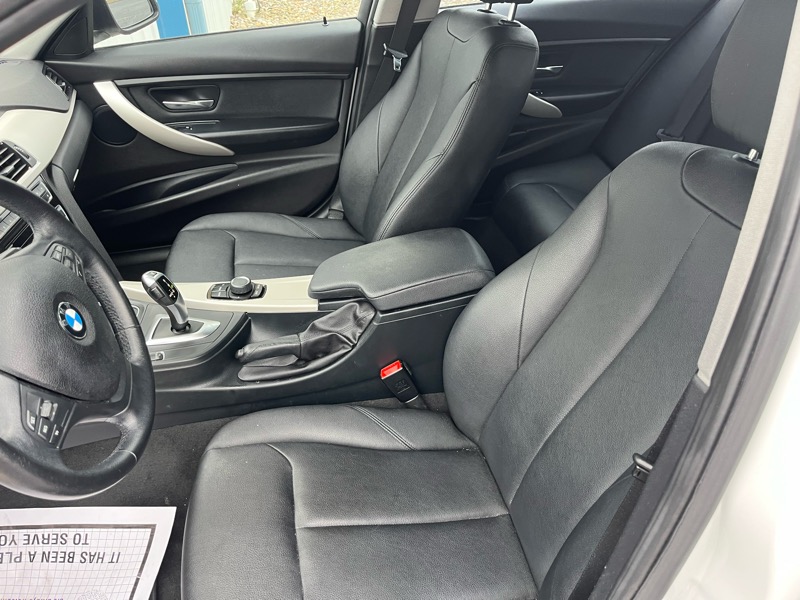 BMW 3-Series 320i xDrive Sedan 2016 BMW 3-Series 320i xDrive Sedan 2016