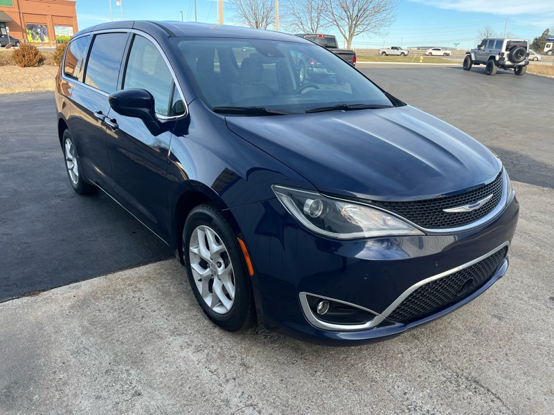 Chrysler Pacifica Touring Plus 2020
