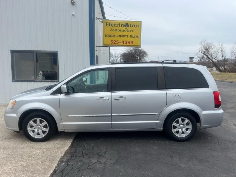 Chrysler Town & Country Touring 2012