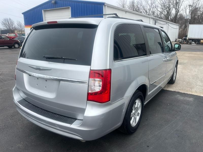 Chrysler Town & Country Touring 2012