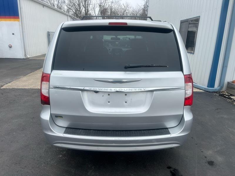 Chrysler Town & Country Touring 2012