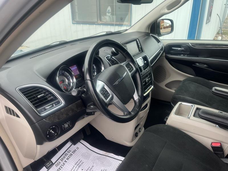 Chrysler Town & Country Touring 2012